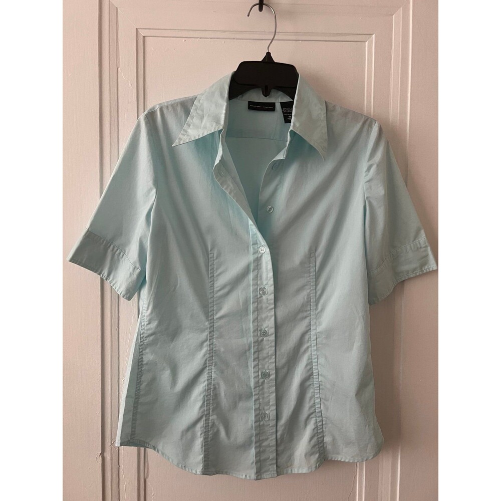 New York & Company button down shirt stretch light blue cotton size M